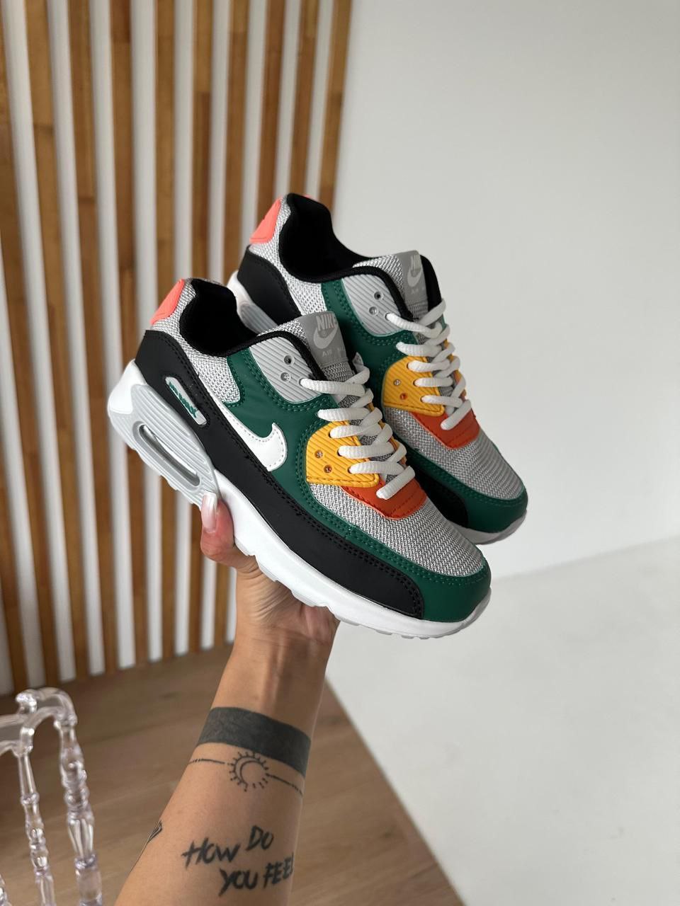 фото весенние женские кроссовки оптом