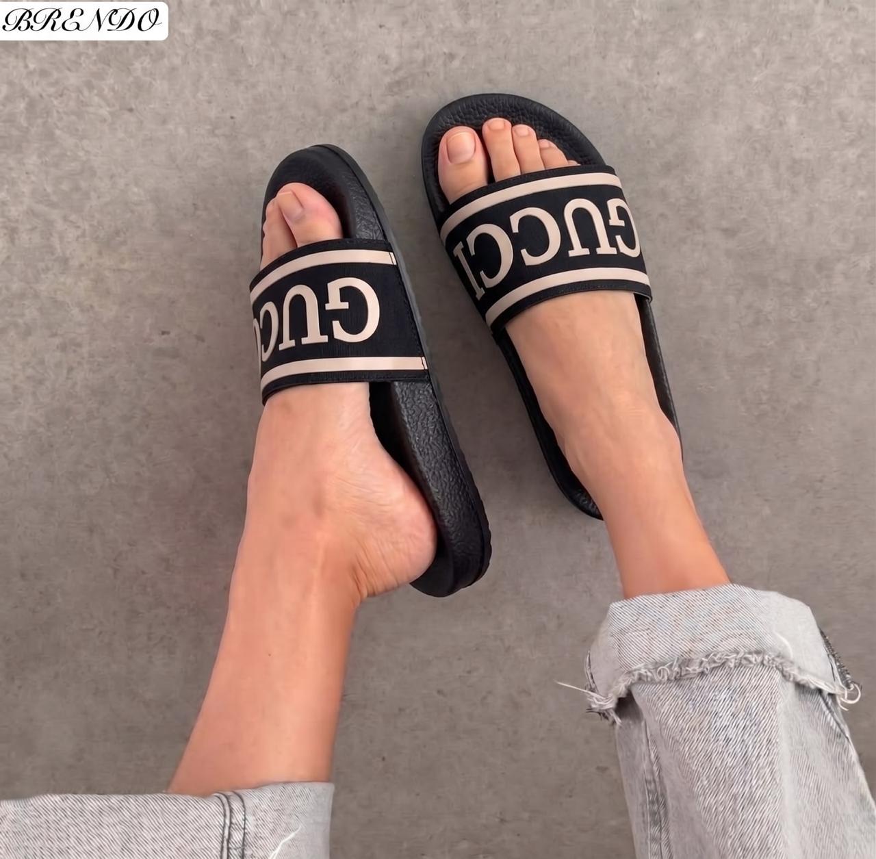 фото женские черные шлепки с надписью gucci 475373 оптом