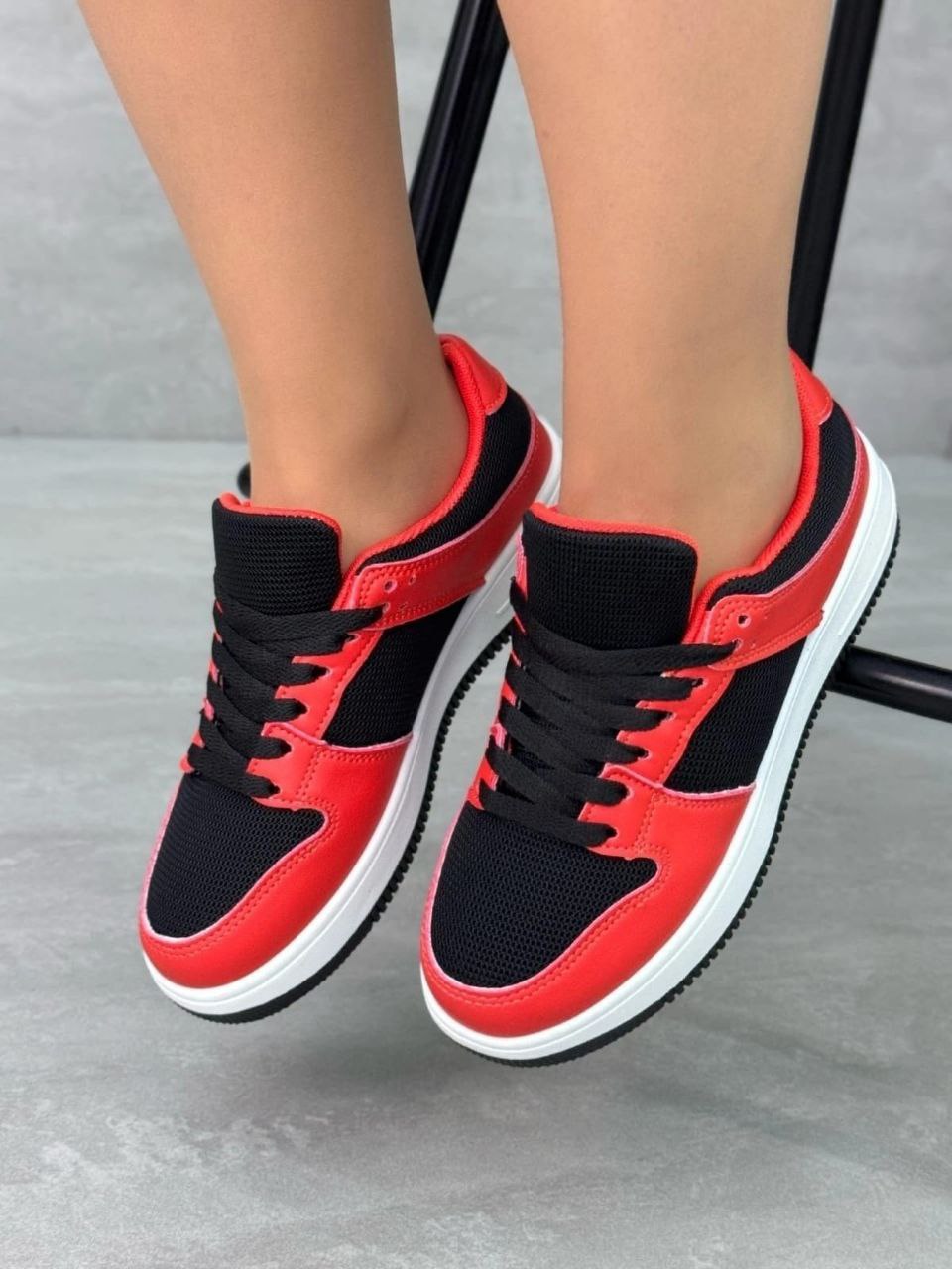 фото весенние женские кроссовки оптом