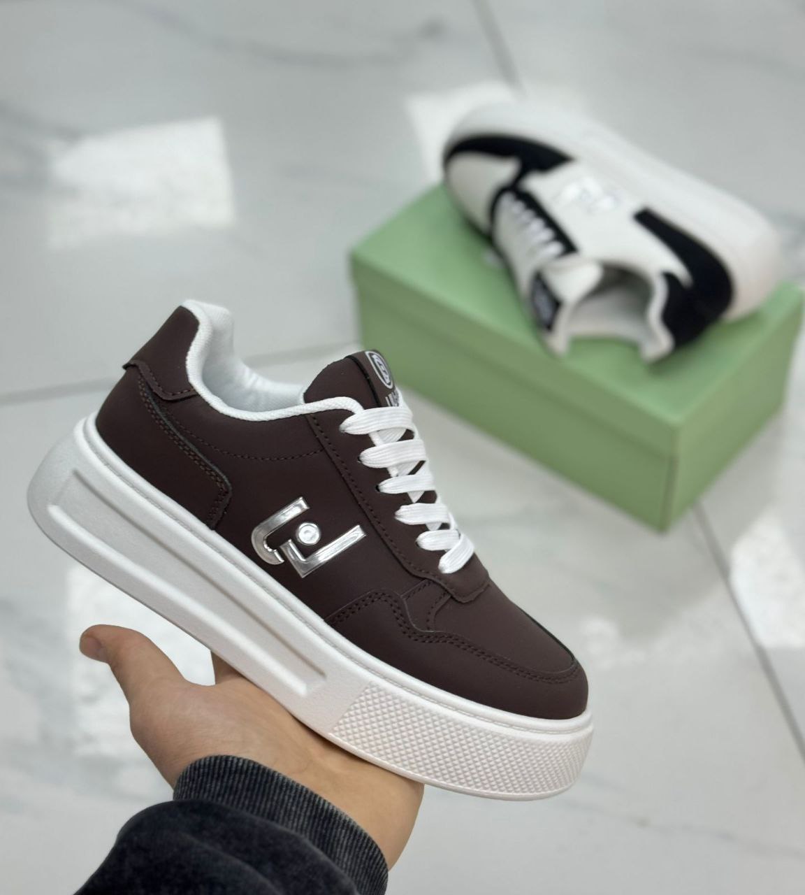 фото весенние женские кроссовки оптом