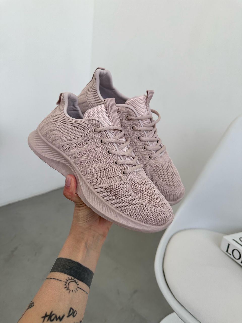 фото весенние женские кроссовки оптом