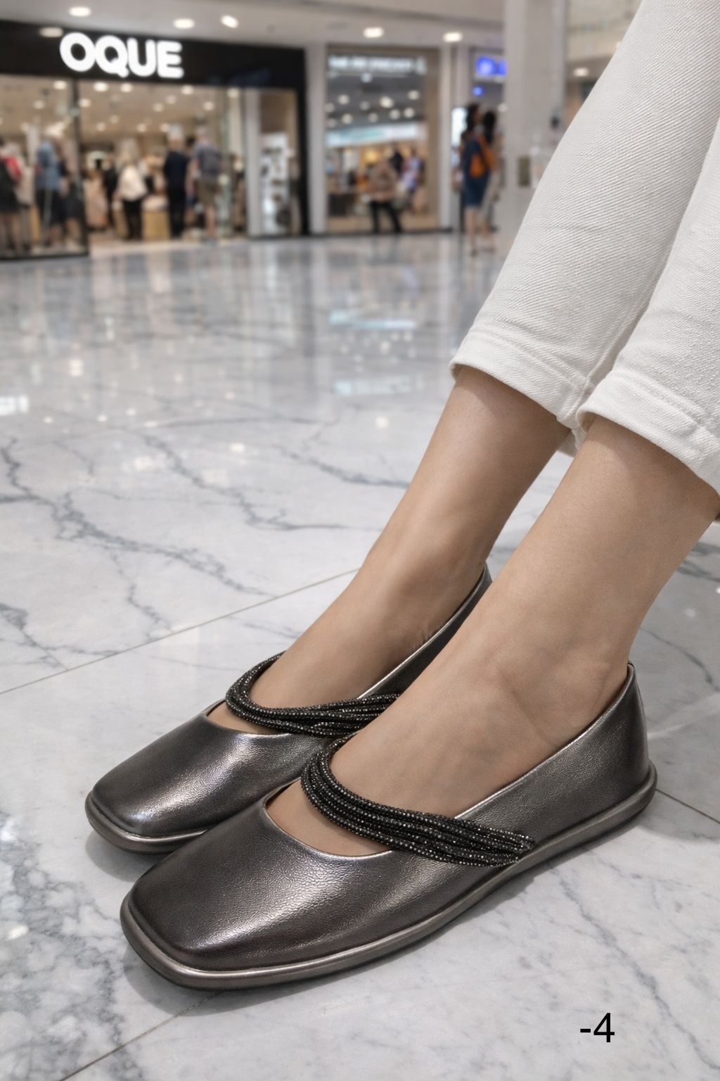 фото женские белые туфли с декоративным ремешком 178004 оптом Москва