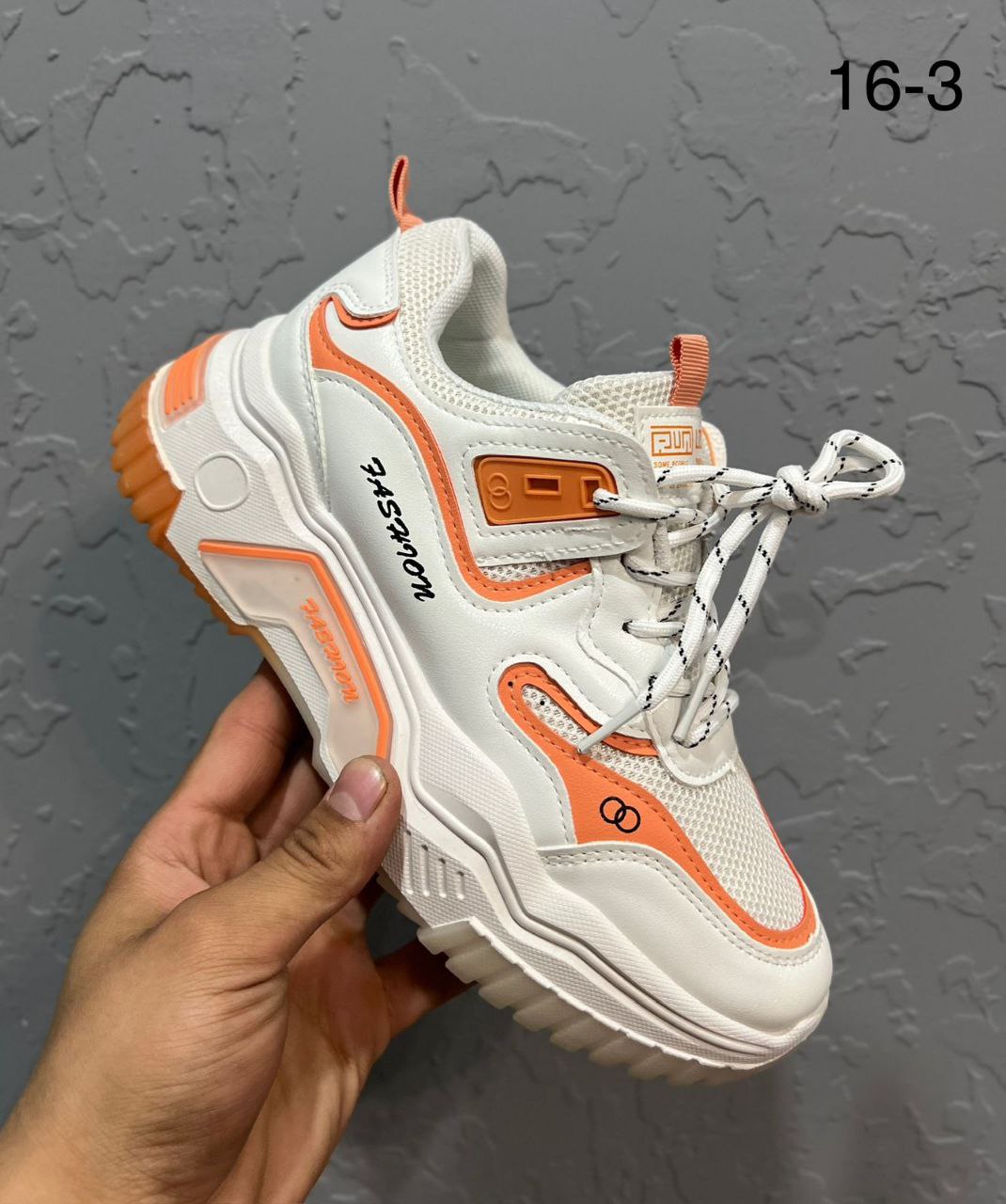 фото весенние женские кроссовки оптом