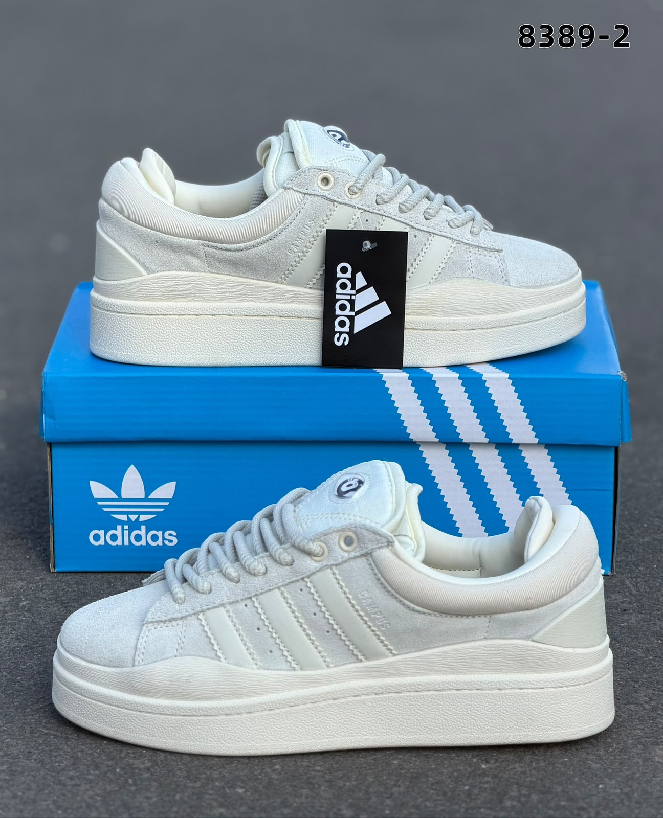 фото Женские белые кроссовки Adidas 508835 оптом на лето для мужчин