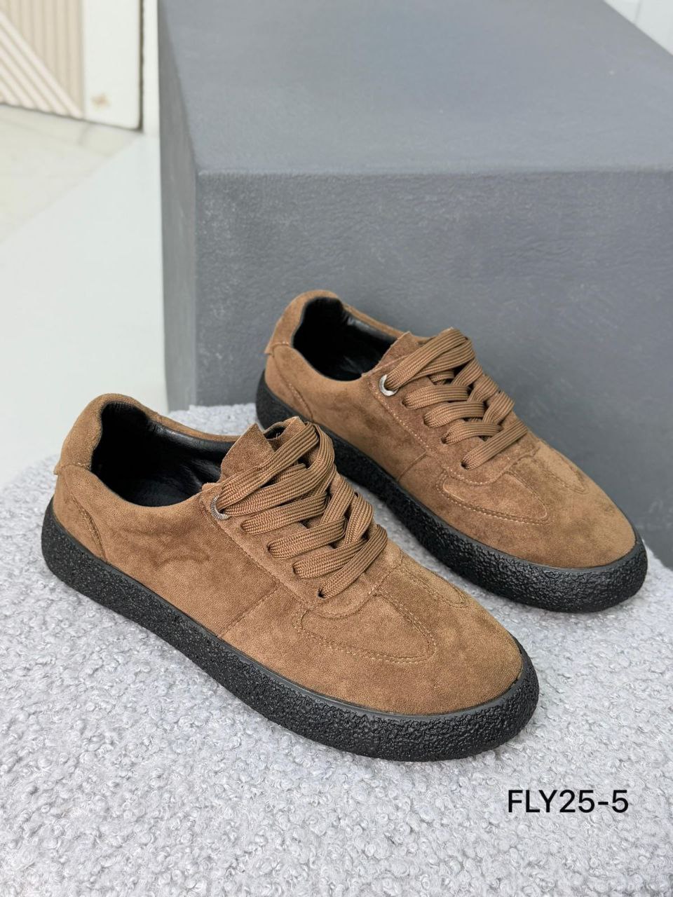 фото весенние женские кроссовки оптом