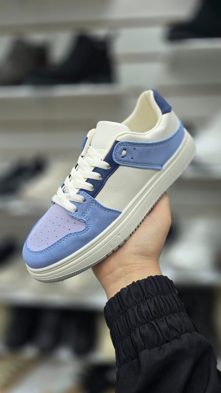 фото весенние женские кроссовки оптом