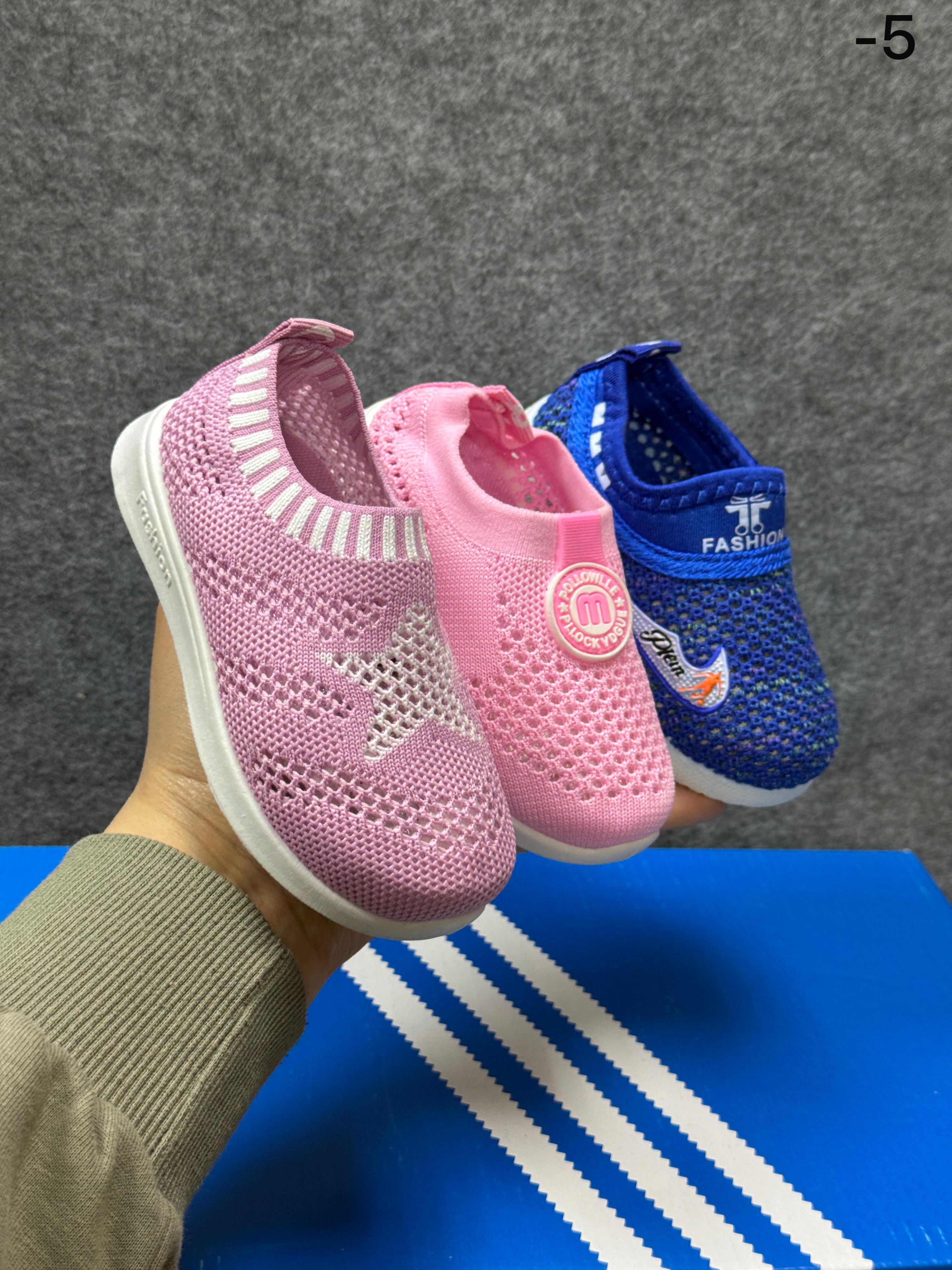 фото весенние кроссовки для девочек оптом