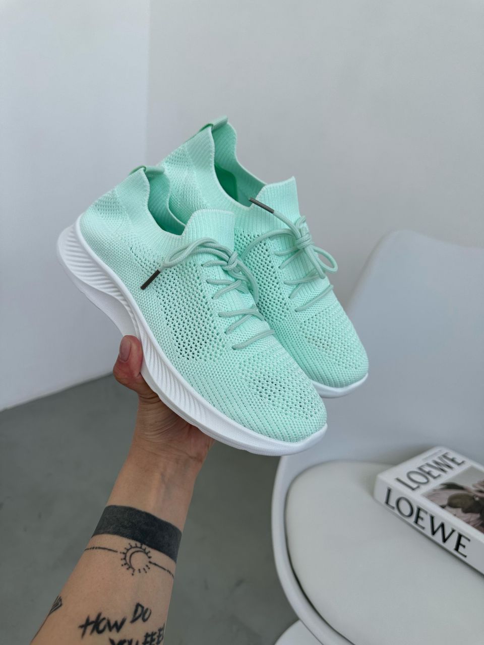 фото весенние женские кроссовки оптом