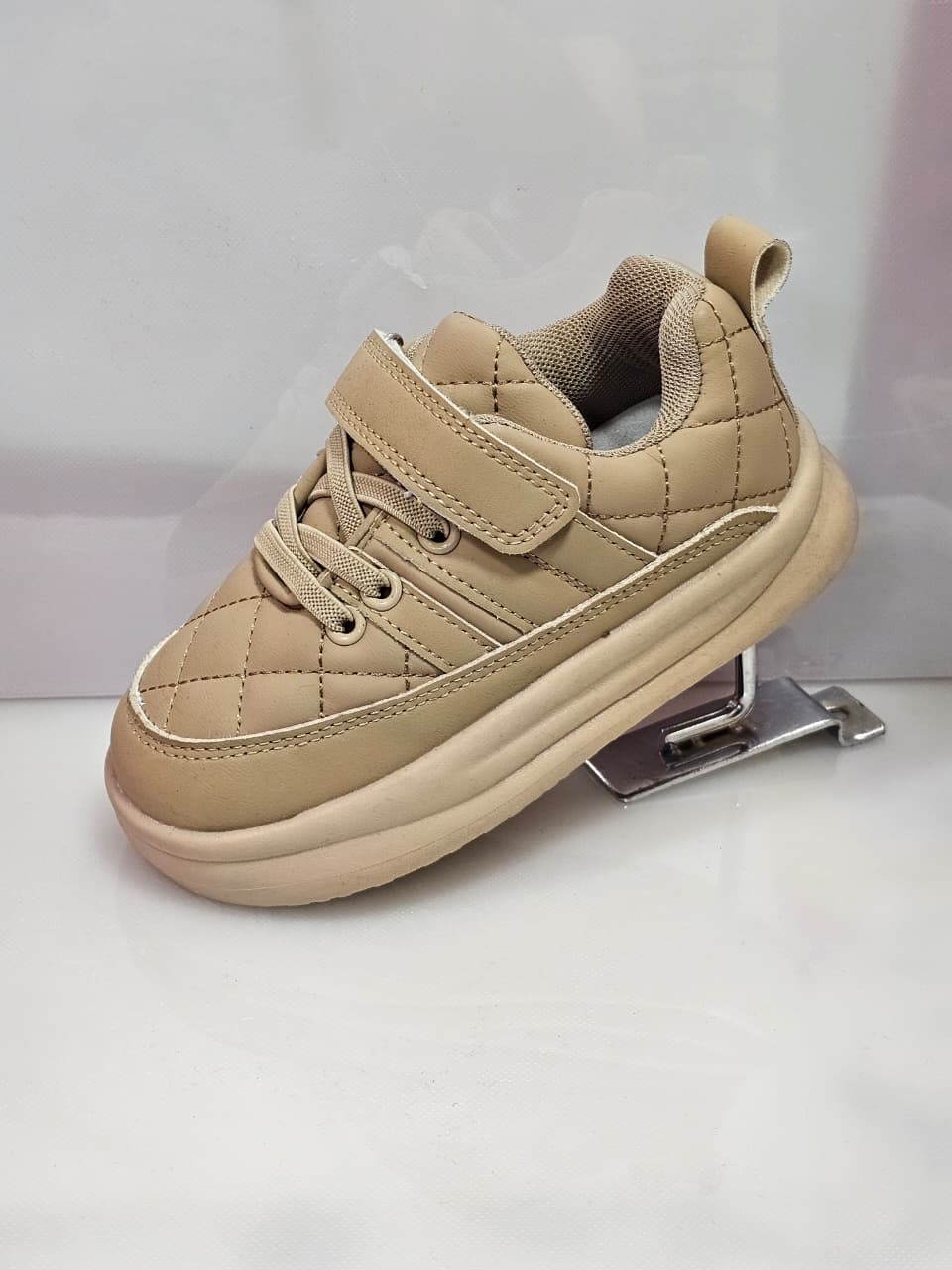 фото осенние кроссовки для девочек оптом