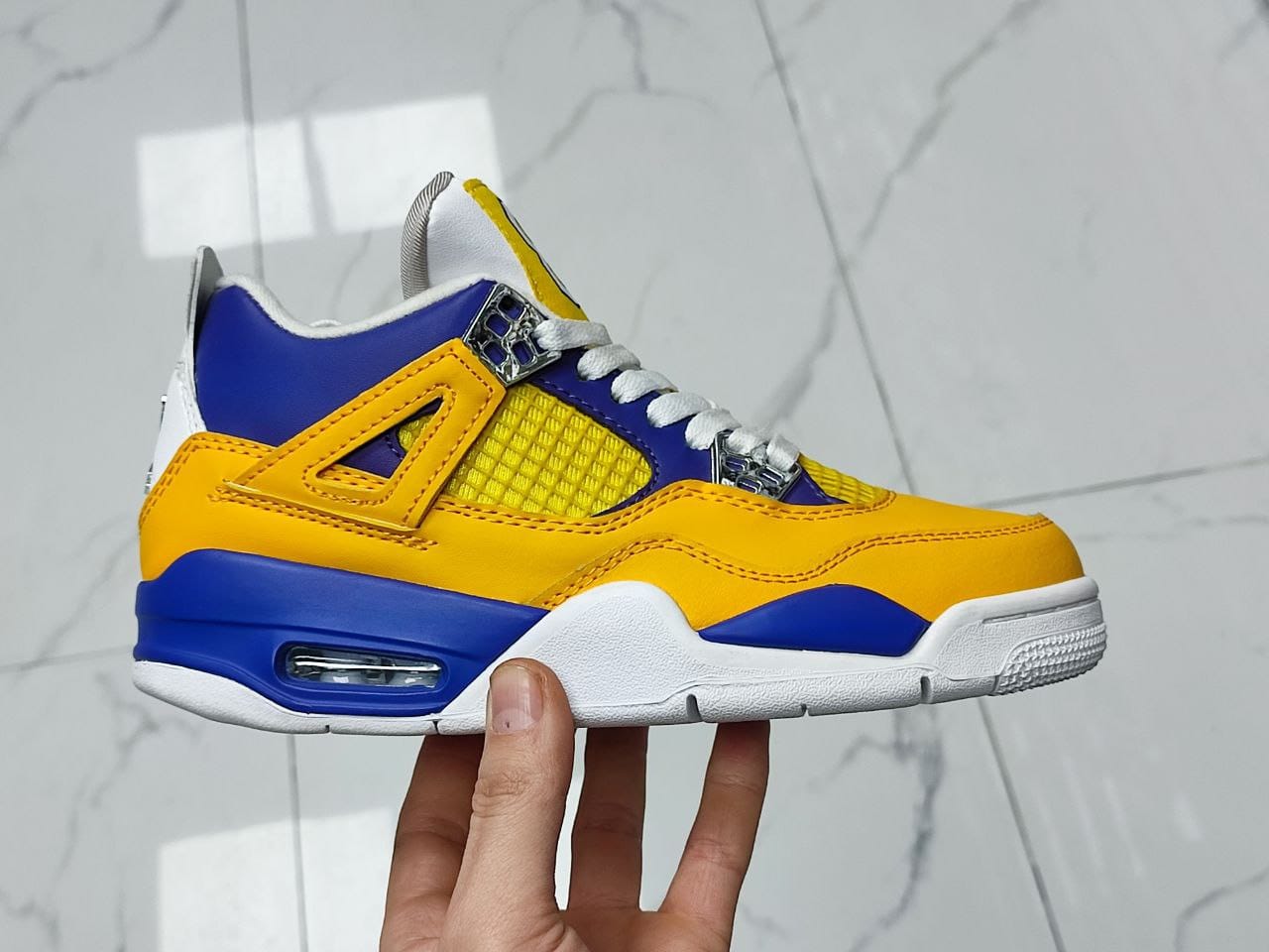 фото весенние женские кроссовки оптом