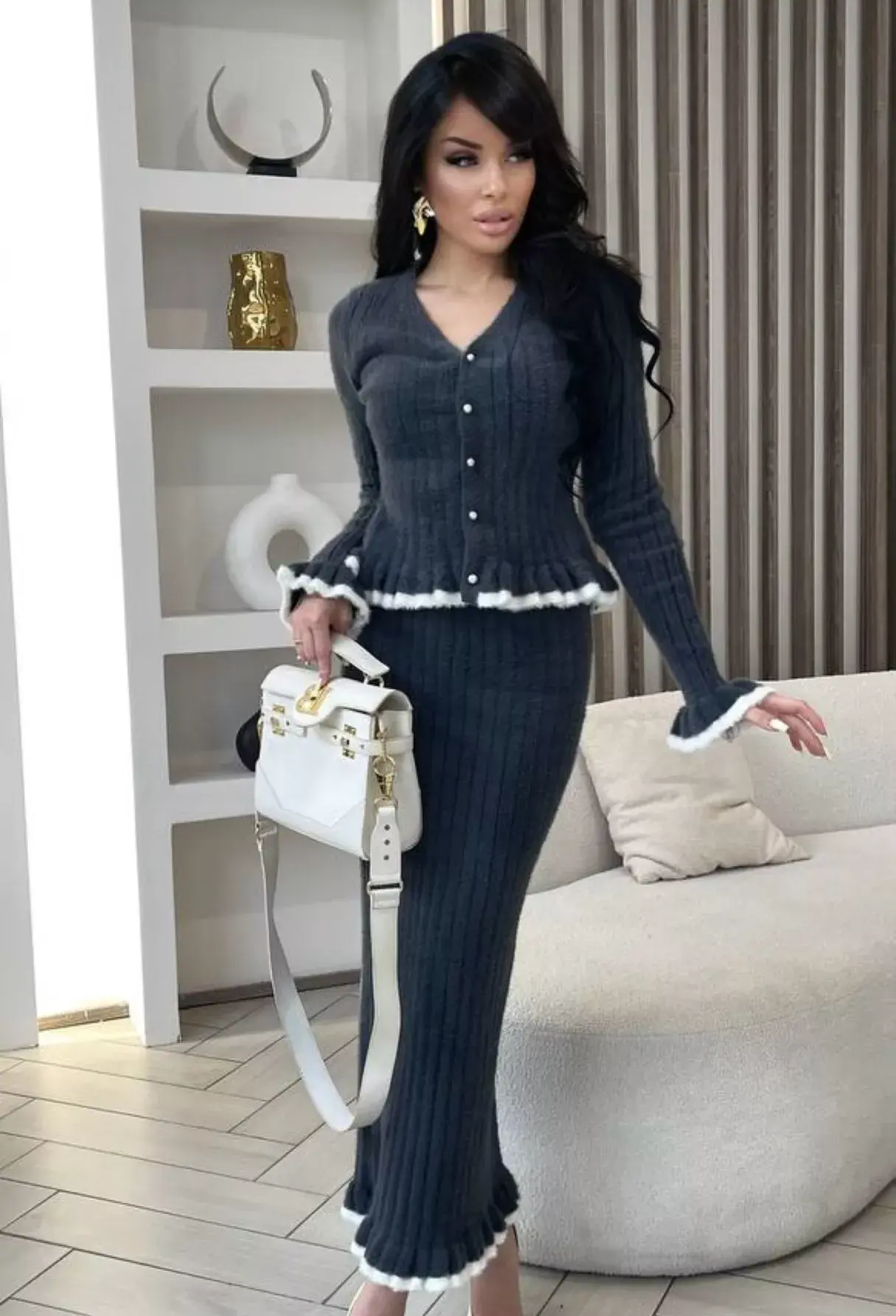 картинка Трикотажный костюм с юбкой от магазина Одежда+