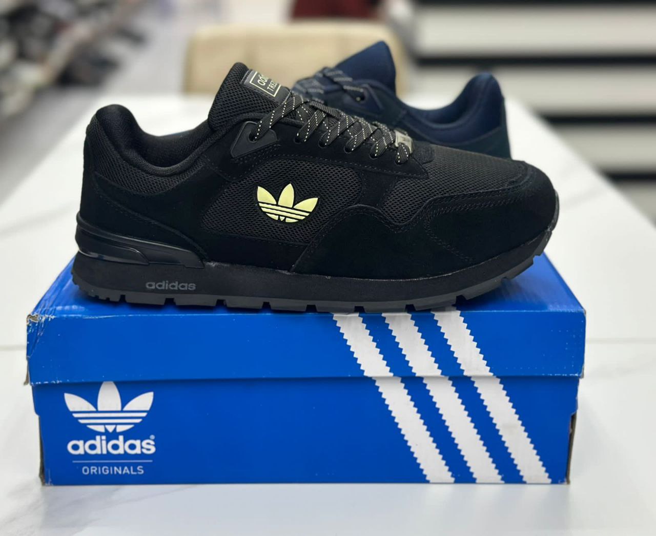 фото весенние мужские кроссовки оптом с доставкой