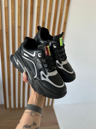 фото весенние женские кроссовки оптом