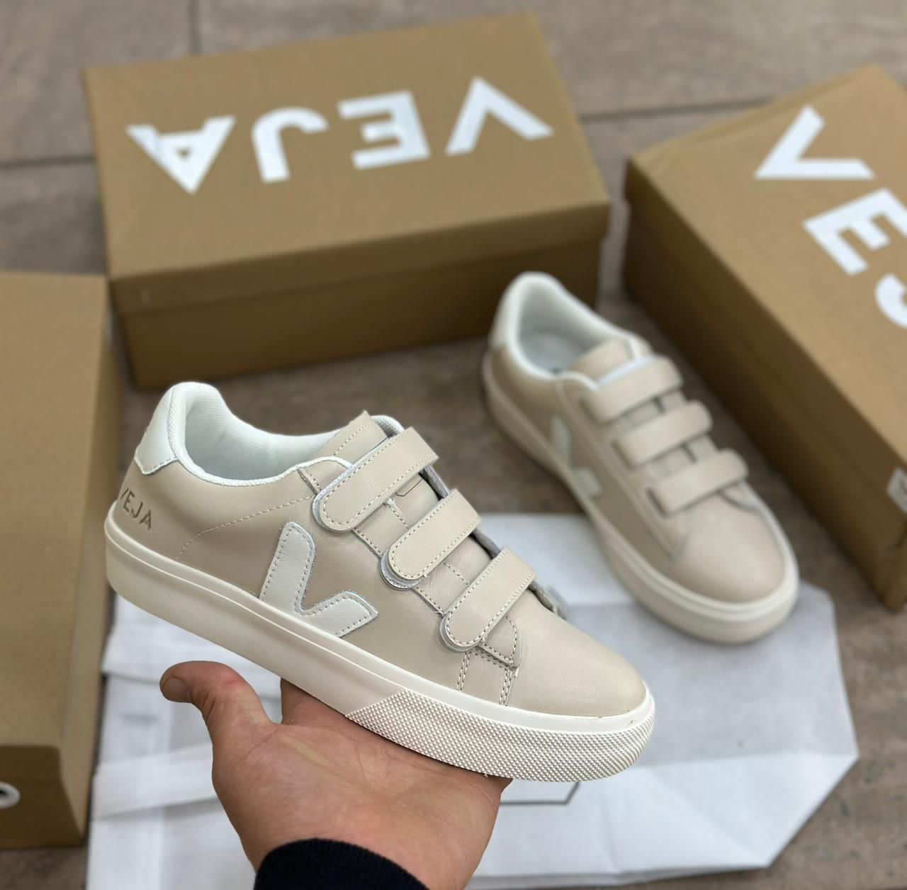 фото весенние женские кроссовки оптом