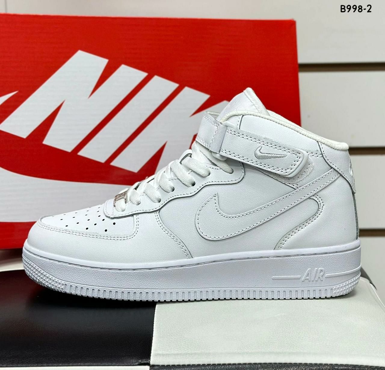 фото весенние женские кроссовки оптом