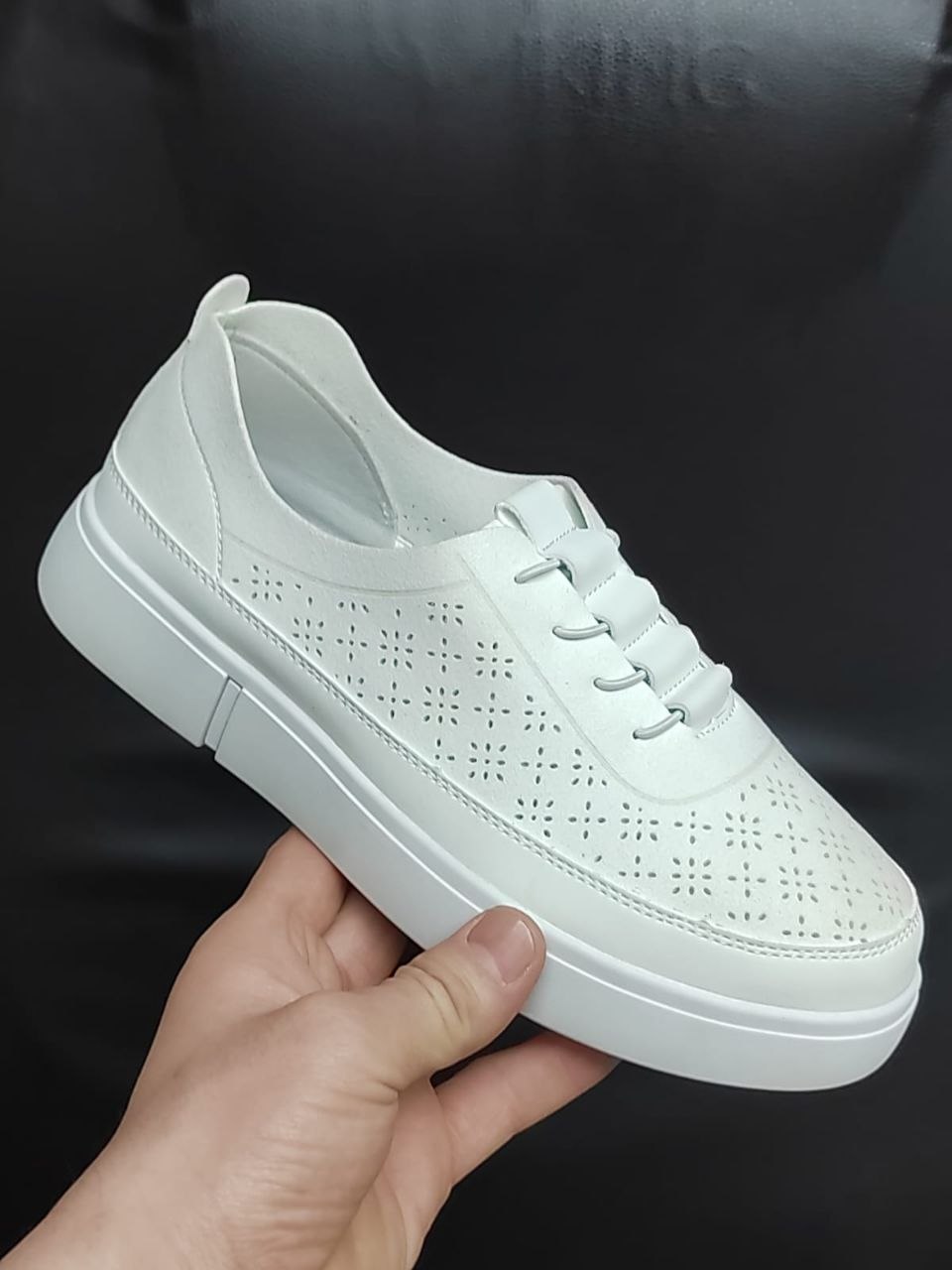 фото весенние женские кроссовки оптом