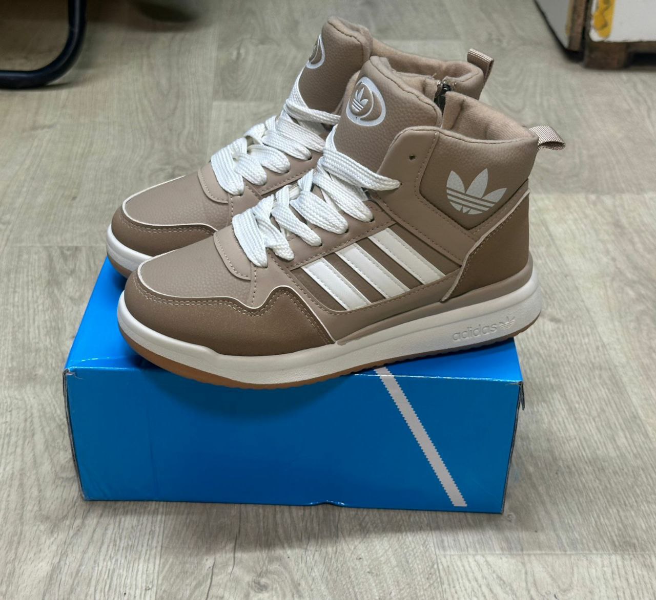 фото зимние женские кроссовки оптом с доставкой