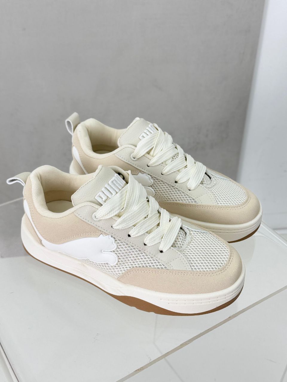 фото весенние женские кроссовки оптом