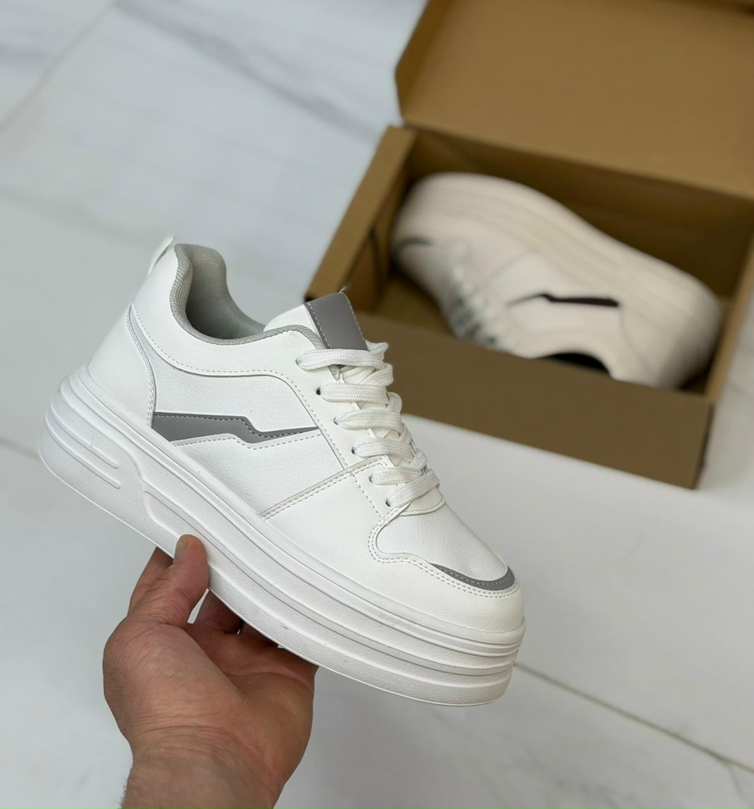 фото весенние женские кроссовки оптом