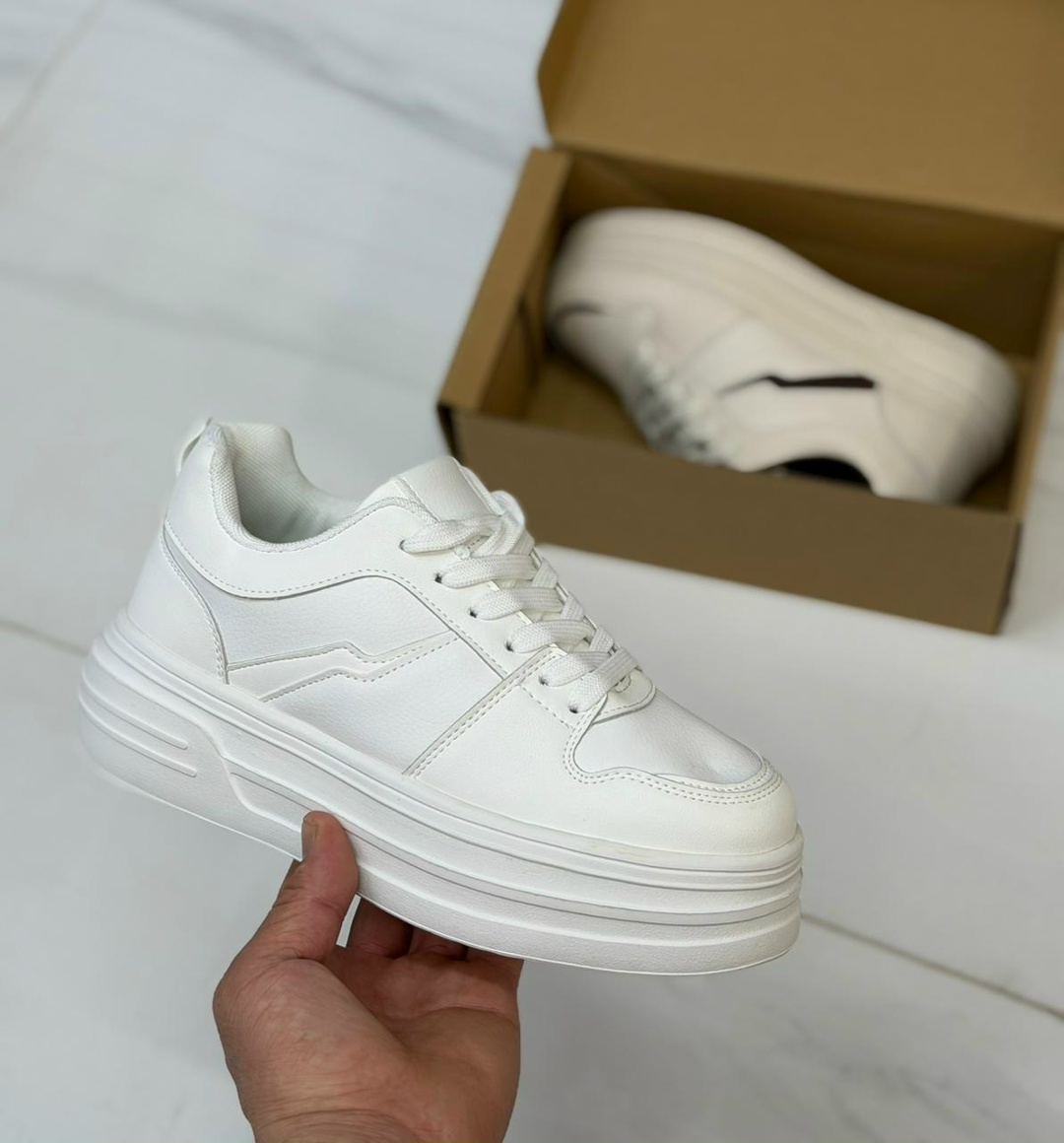 фото весенние женские кроссовки оптом