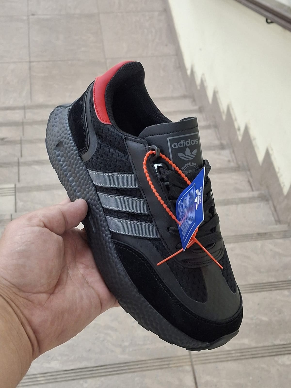 фото Женские осенние кроссовки Adidas 433959 оптом на лето для мужчин