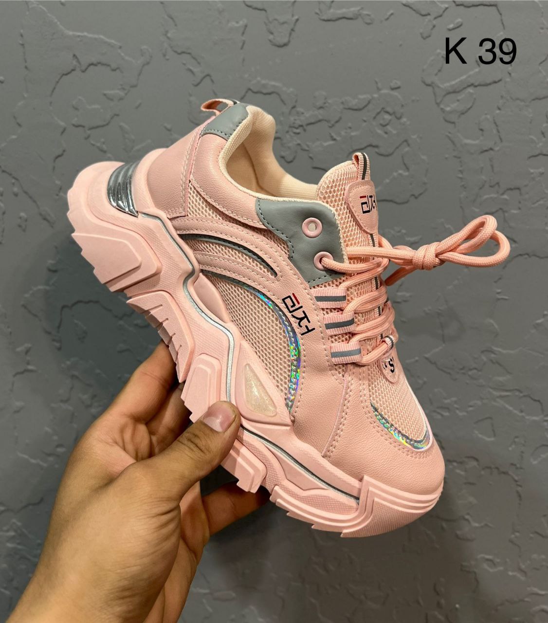 фото весенние женские кроссовки оптом