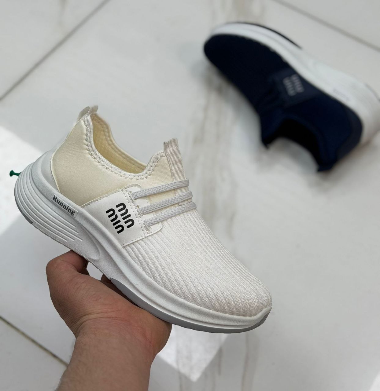 фото весенние женские кроссовки оптом