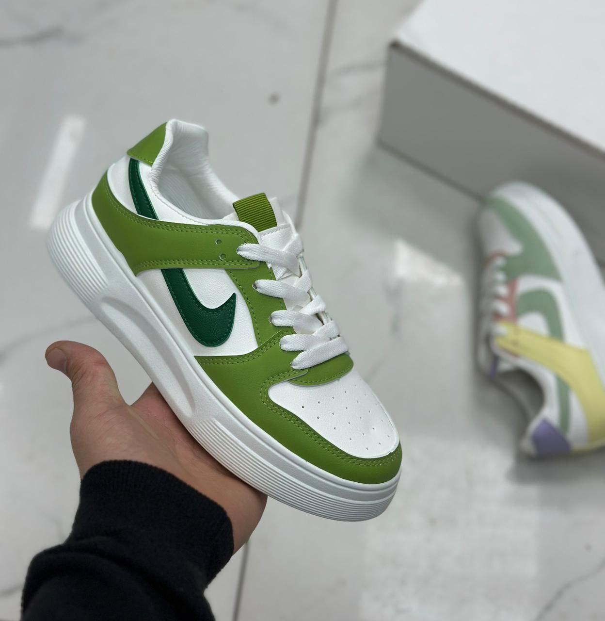 фото весенние женские кроссовки оптом