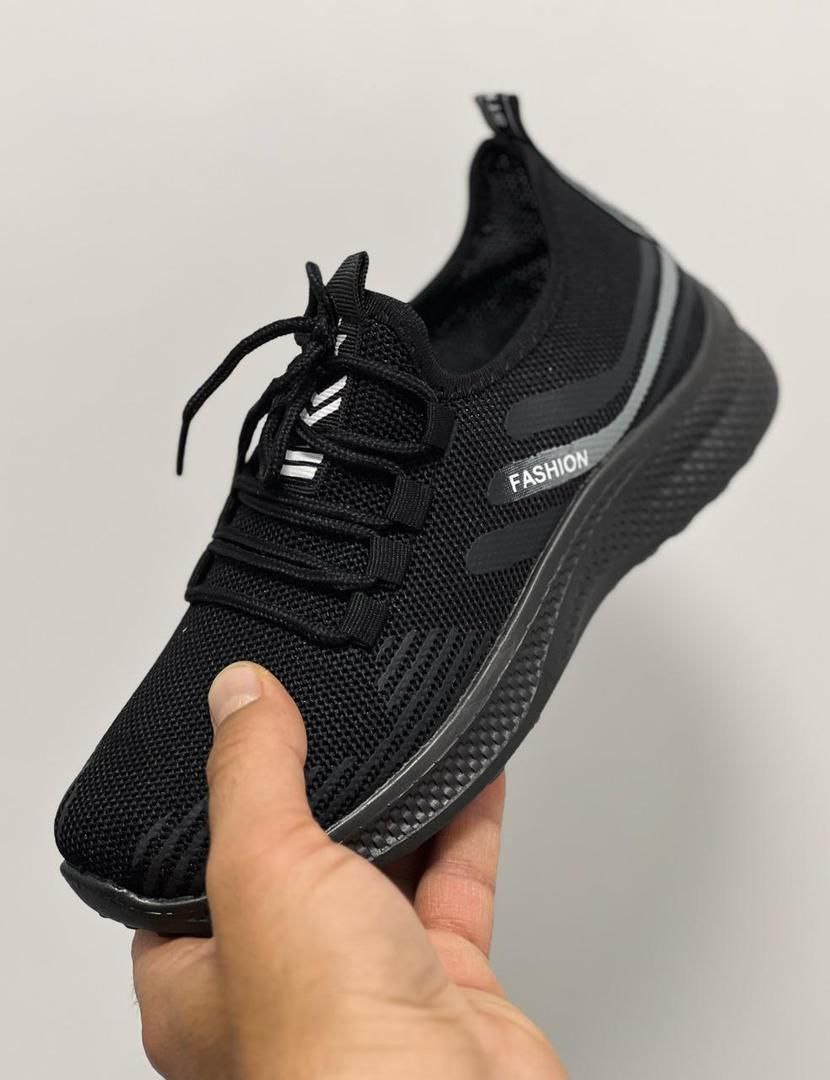 фото весенние женские кроссовки оптом