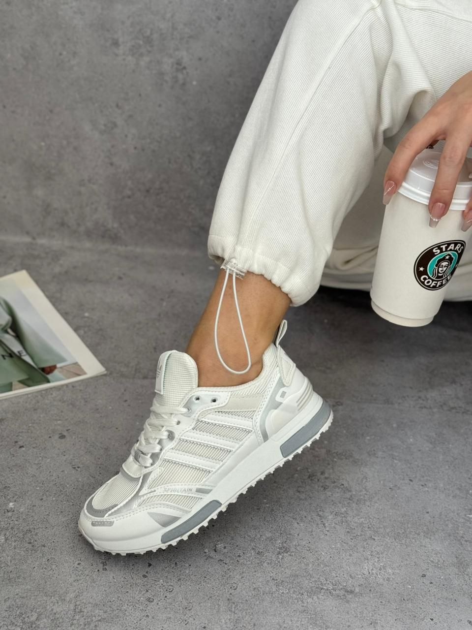 фото весенние женские кроссовки оптом