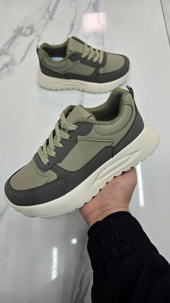 фото весенние женские кроссовки оптом