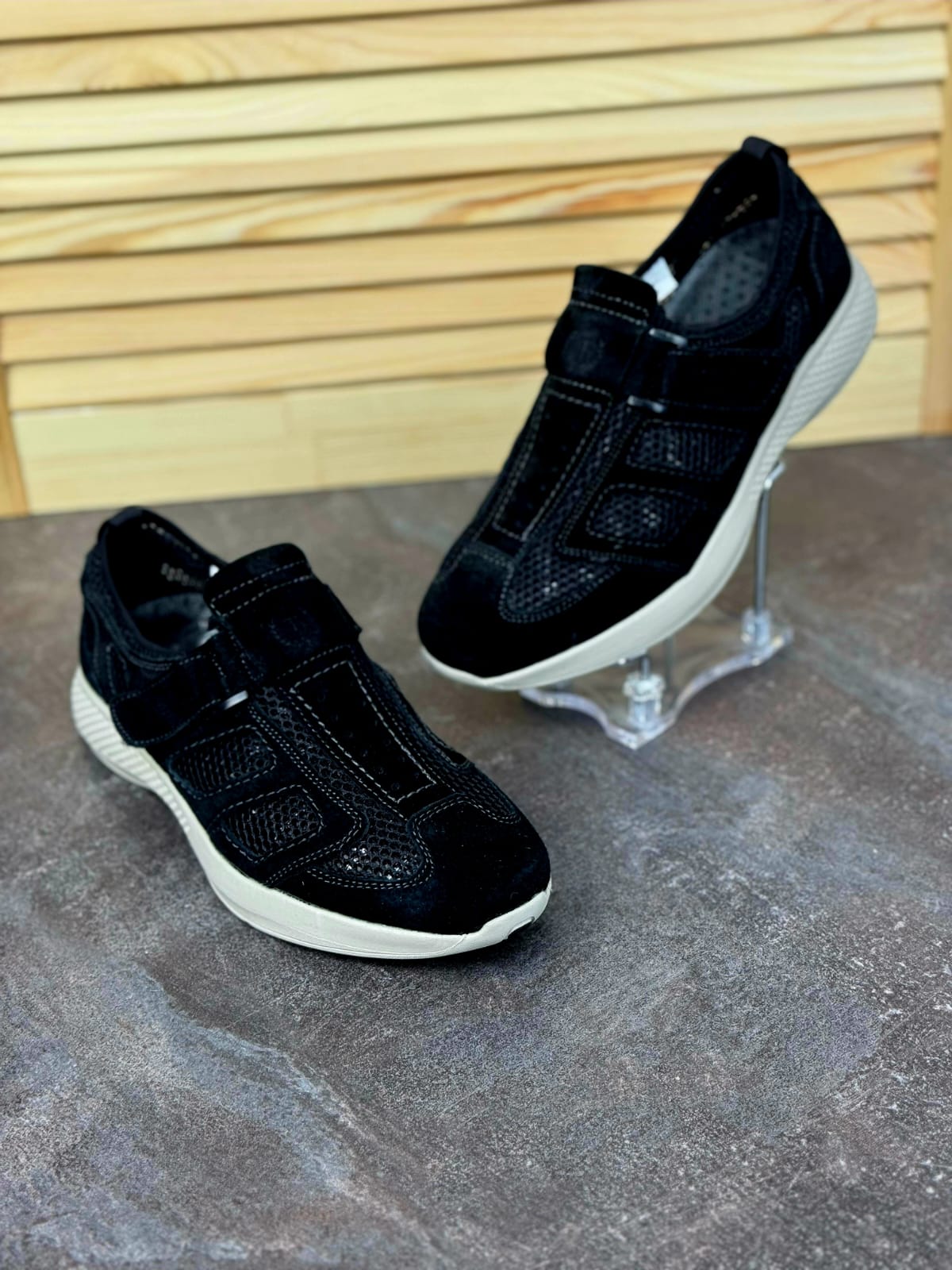 фото Мужские черные кроссовки с белой подошвой 189733 оптом на лето для мужчин