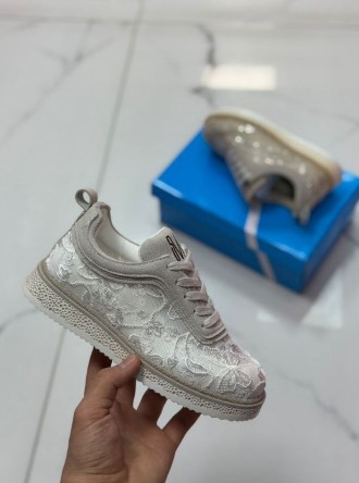 фото весенние женские кроссовки оптом