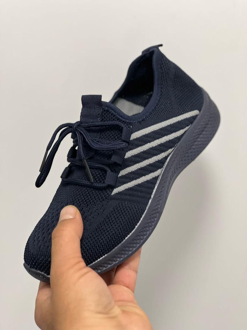 фото весенние женские кроссовки оптом