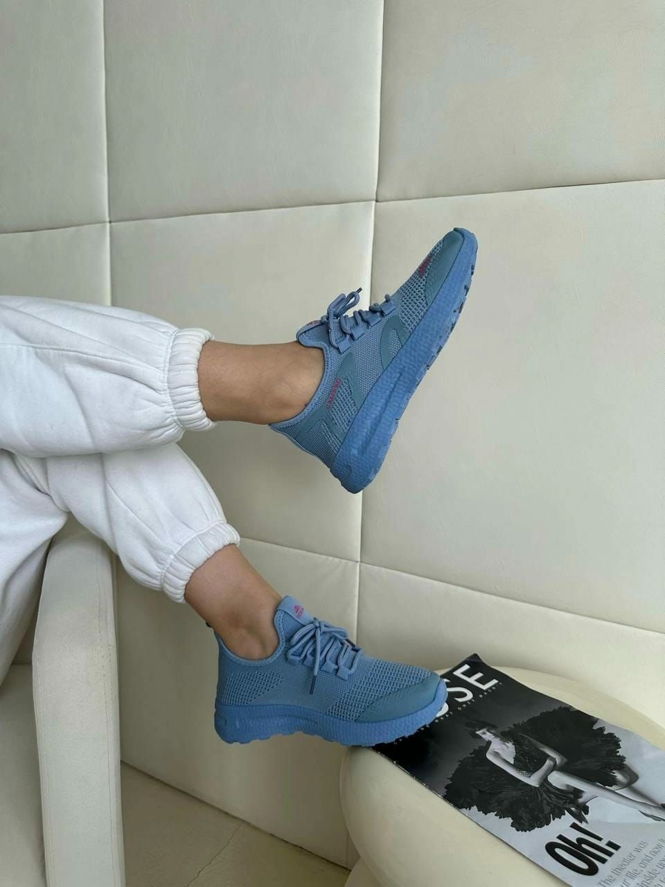 фото весенние женские кроссовки оптом