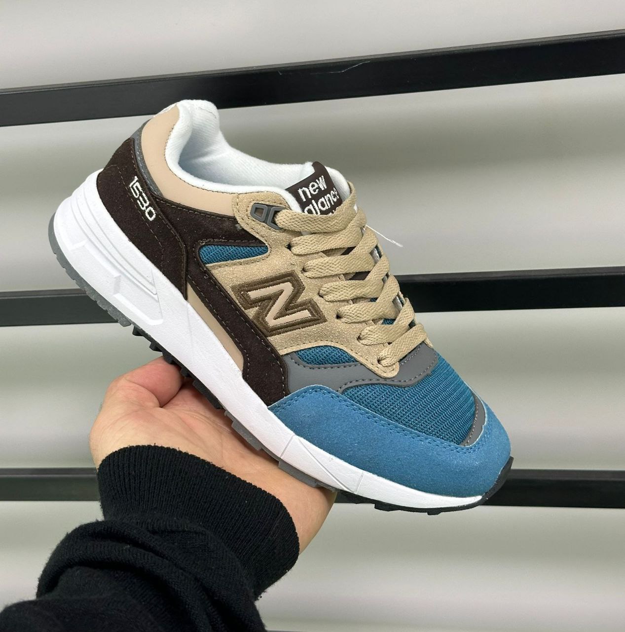 фото весенние женские кроссовки оптом