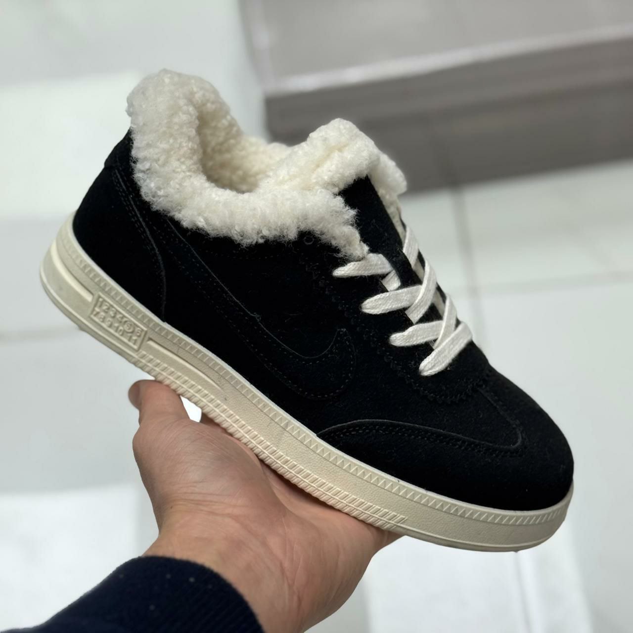 фото зимние женские кроссовки оптом с доставкой