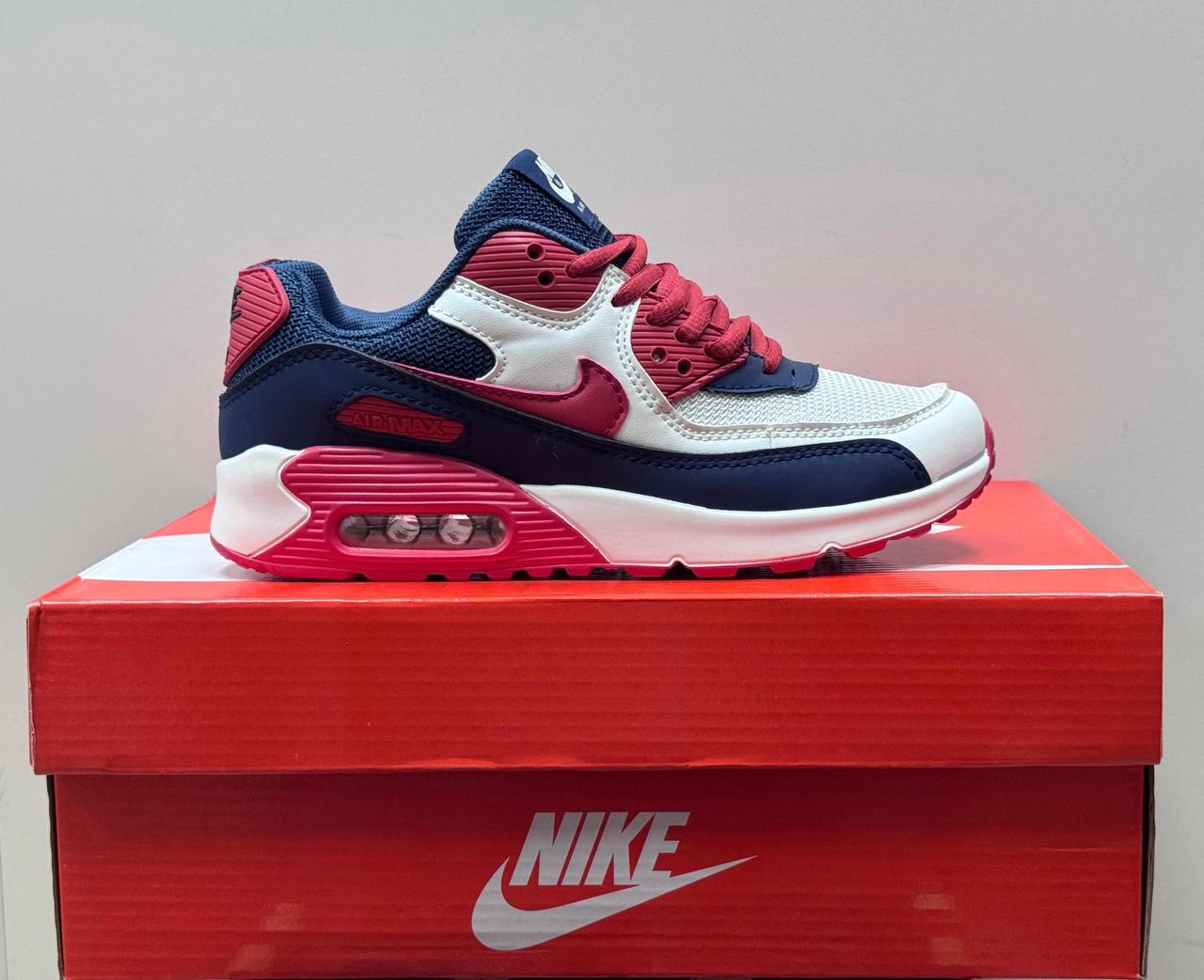 фото женские весенние кроссовки nike 317002 оптом