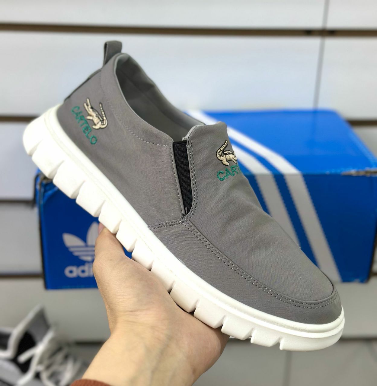 фото весенние мужские кроссовки оптом с доставкой