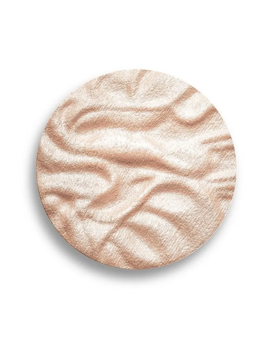 картинка Revolution Makeup Highlight Reloaded Хайлайтер для лица от магазина Одежда+