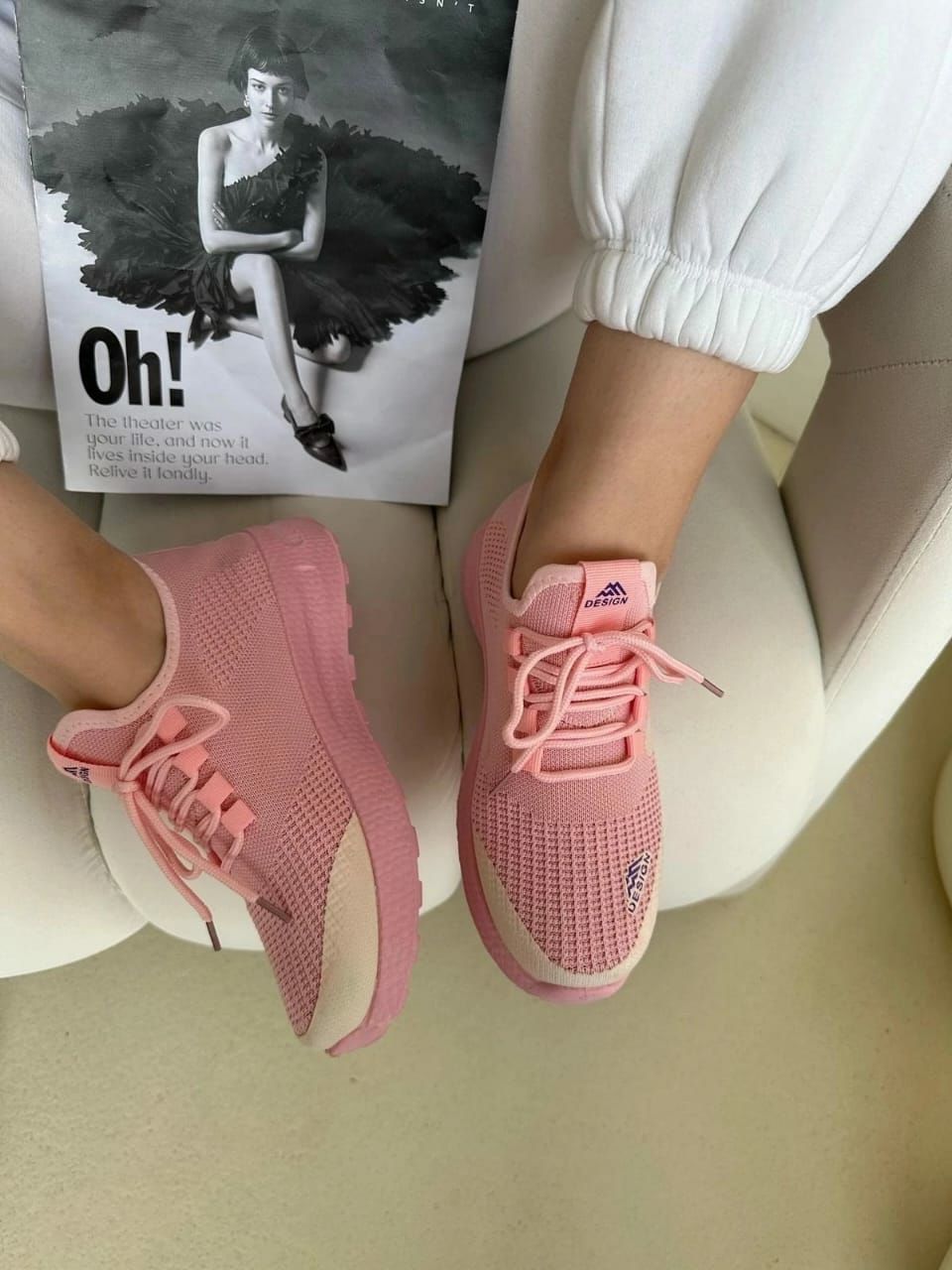 фото весенние женские кроссовки оптом