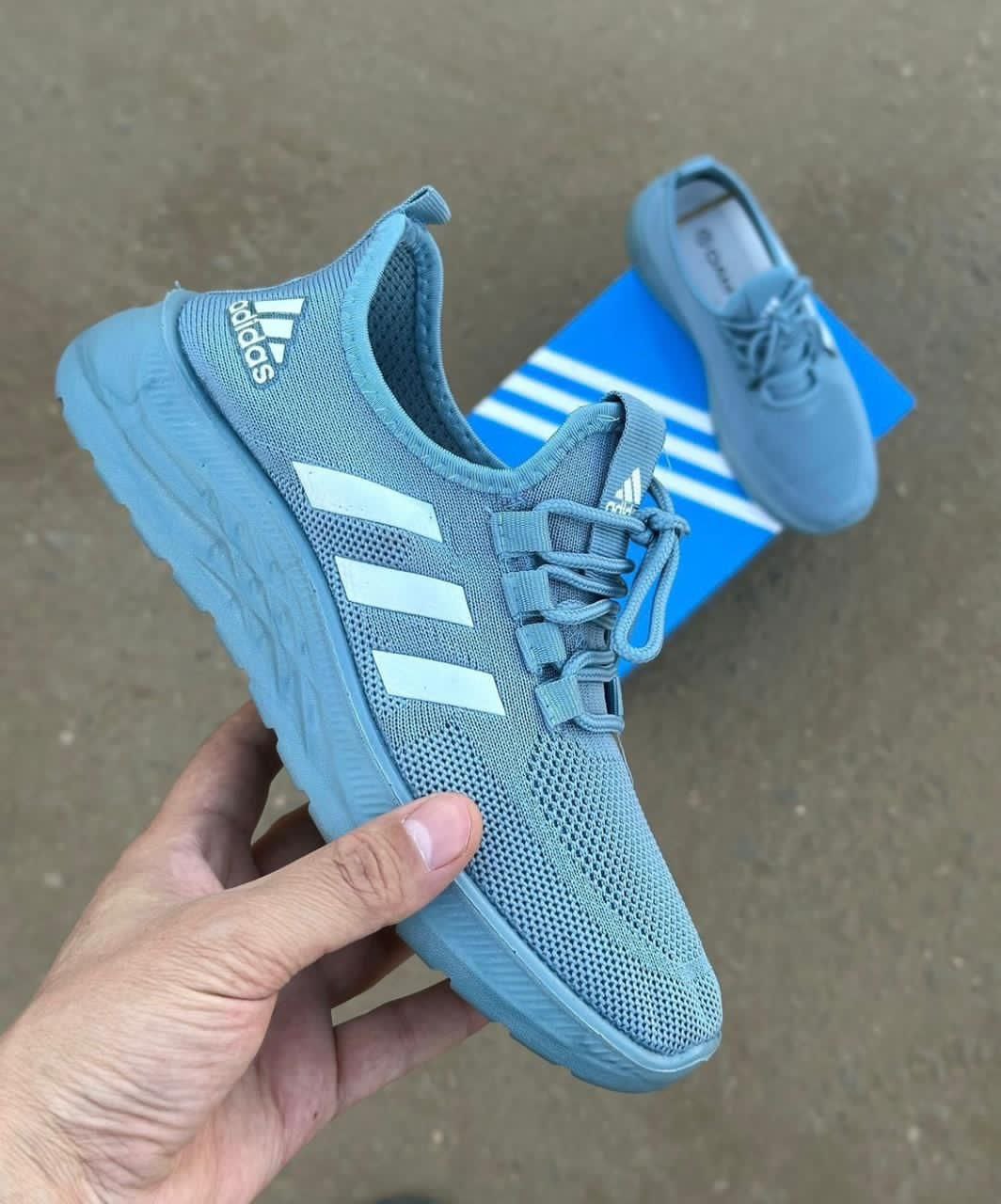 фото весенние женские кроссовки оптом