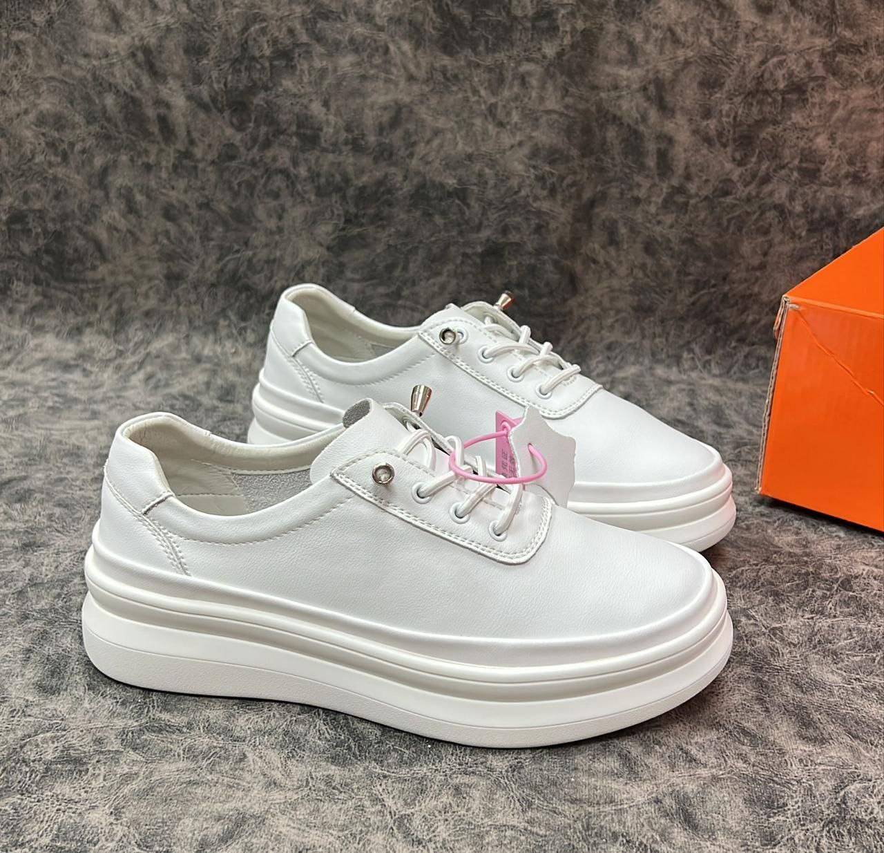 фото весенние женские кроссовки оптом