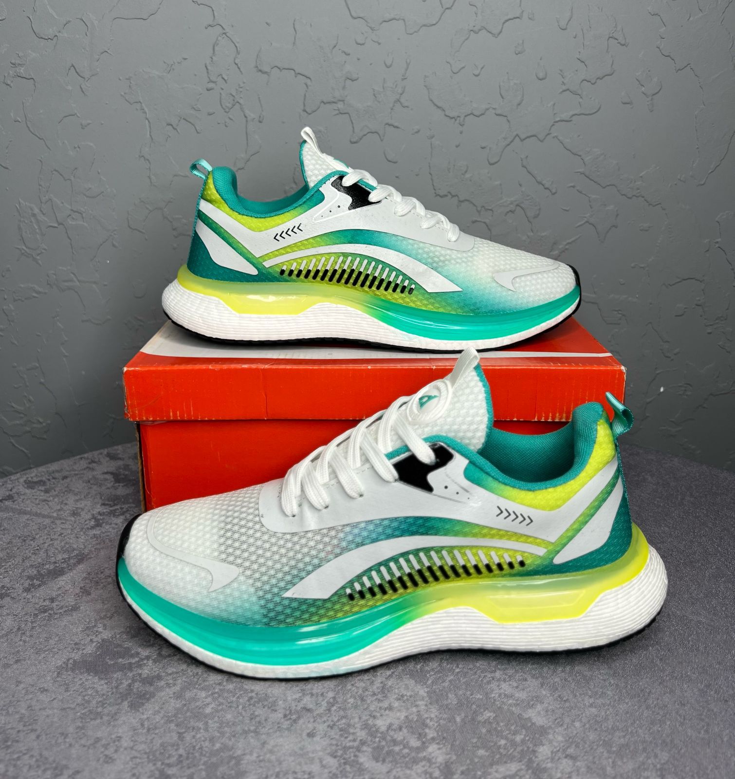 фото весенние мужские кроссовки оптом с доставкой