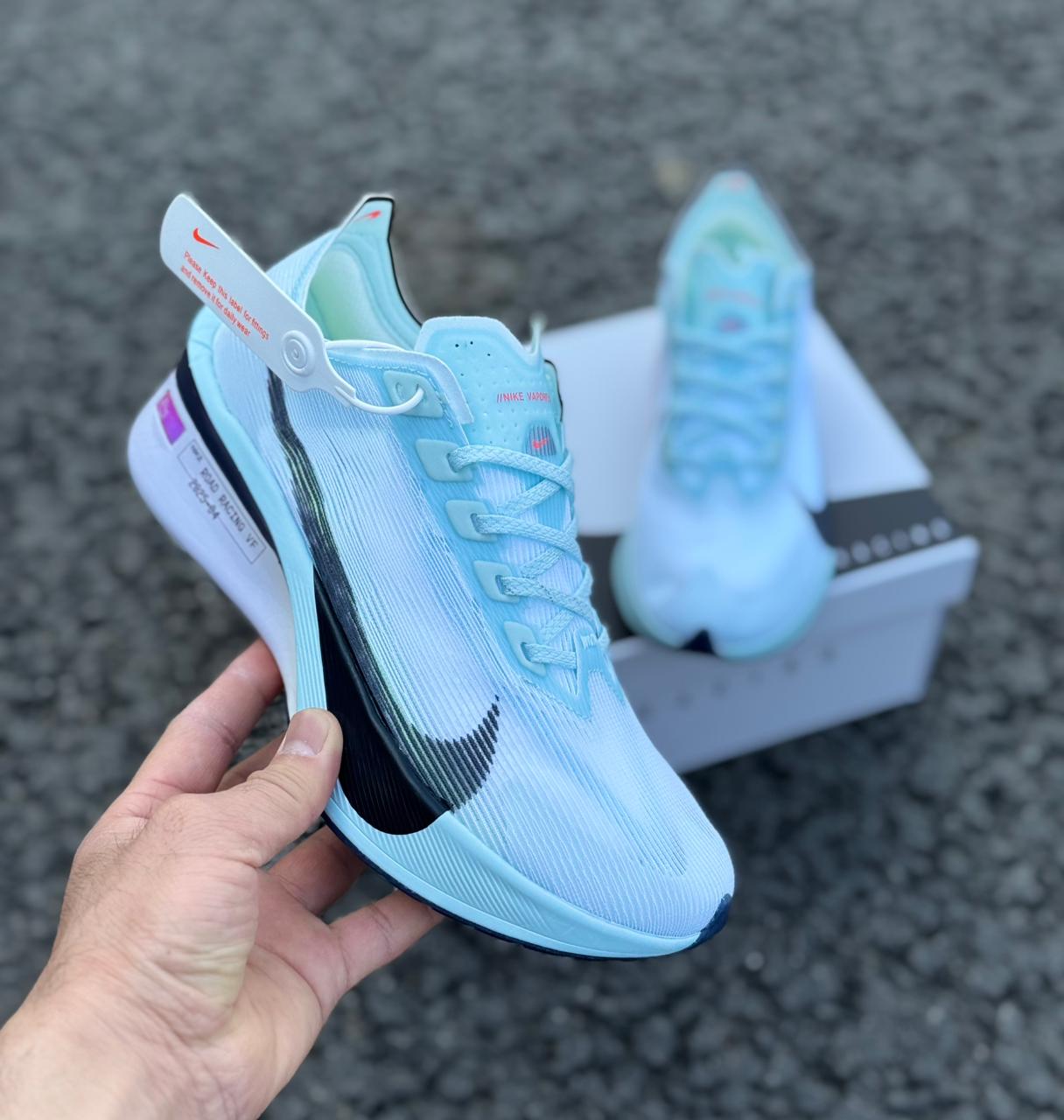фото женские весенние кроссовки nike 396723 оптом