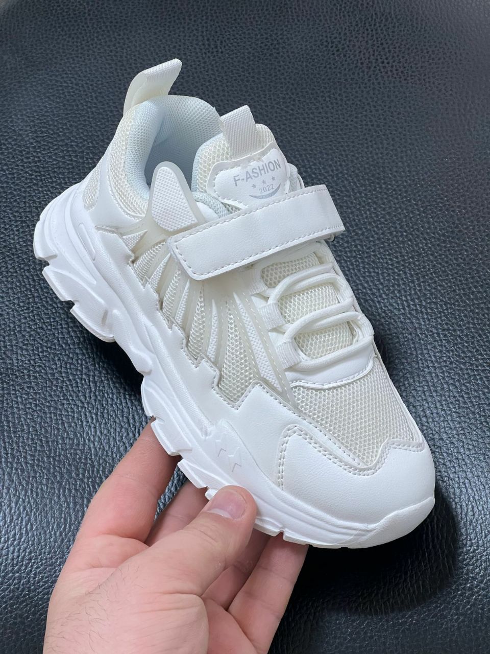 фото весенние кроссовки для мальчиков оптом