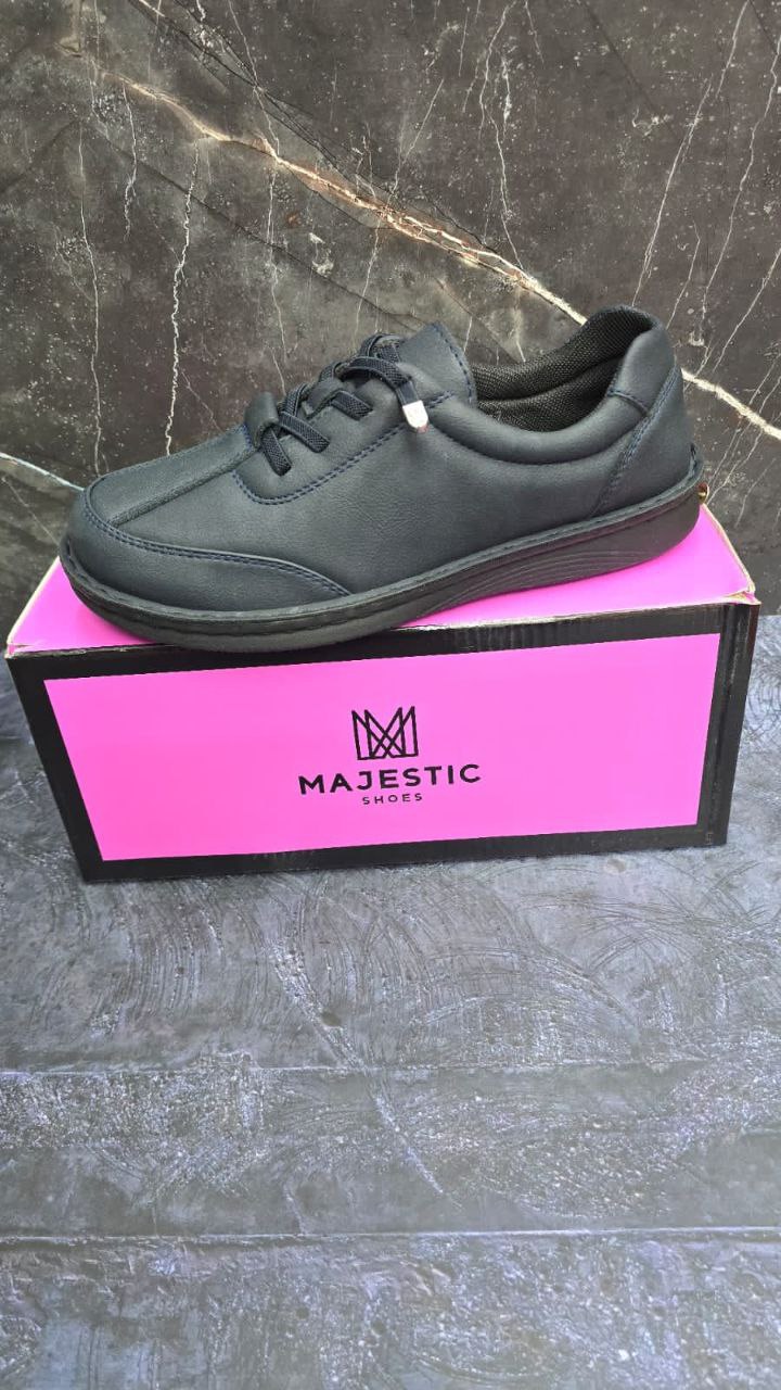 фото весенние женские кроссовки оптом