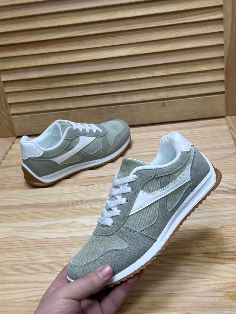 фото весенние женские кроссовки оптом