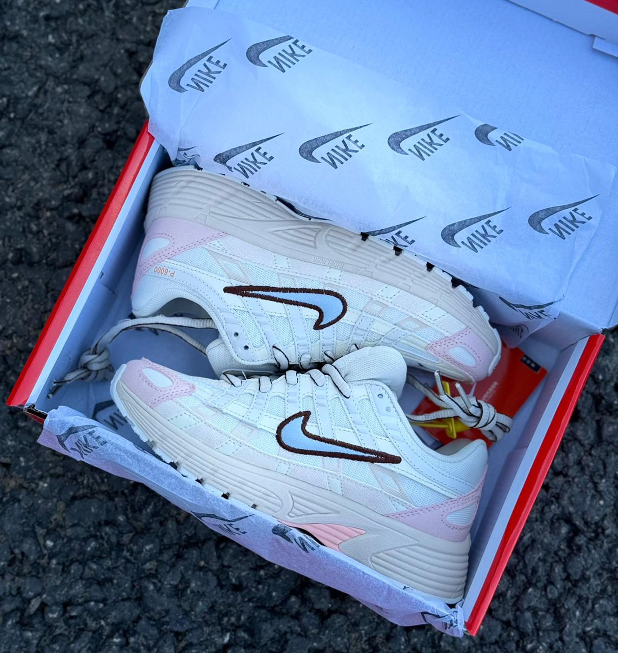 фото женские белые кроссовки nike 143774 оптом