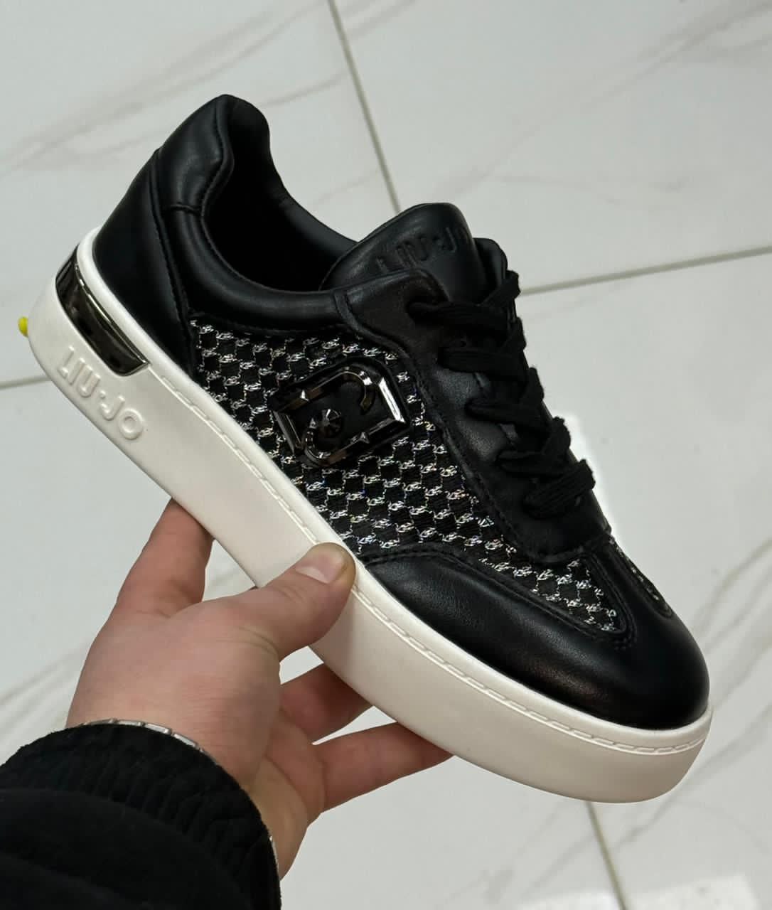 фото весенние женские кроссовки оптом